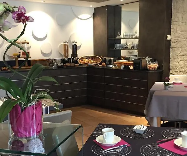 Le Pre De La Cure Hotel 3*